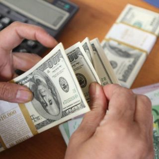 Dólar se dispara a 21.65 pesos, 25 centavos más que al cierre de ayer