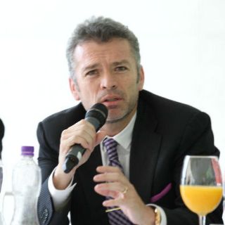 Omar Bravo tiene claro que no va a jugar en Chivas: Higuera