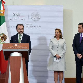 Osorio Chong da posesión a Videgaray como nuevo canciller