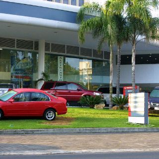 Ventas de autos subieron en México en 2016