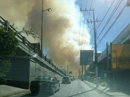 La Unidad de Protección Civil y Bomberos de Zapopan afirma que se trató de la quema de un pastizal. ESPECIAL /