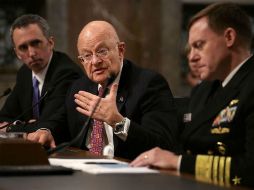 El director de Inteligencia Nacional, James Clapper (c), considera que la incursión cibernética es un problema grave. AFP / C. Somodevilla