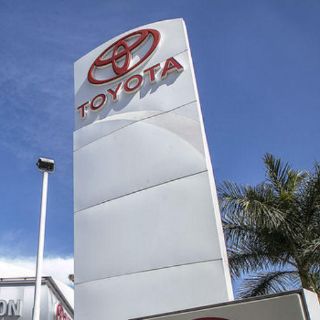 Ahora, Trump amenaza a Toyota por proyecto en México