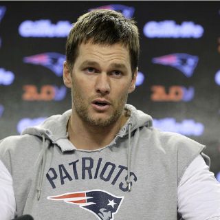 Brady impone récord de 28 anotaciones en temporada 2016