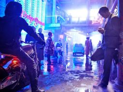 El adelanto muestra a los protagonistas en tres escenarios distintos. Ésta es una película original de Netflix. TWITTER / @mute