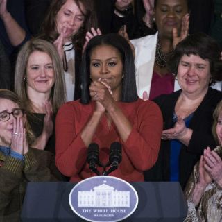 Michelle Obama se despide pidiendo a jóvenes esperanza