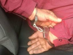 El hombre intentó evadir a los elementos, pero éstos le marcaron el alto para realizarle una inspección. ESPECIAL / Policía de Guadalajara