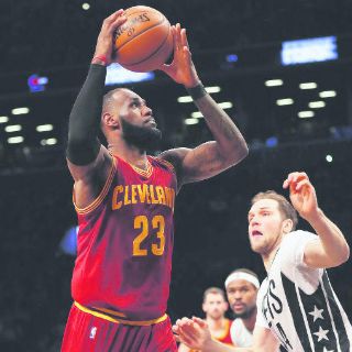 El 'Rey' comanda otro triunfo de los Cavaliers