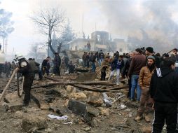 48 el número de muertos por el atentado con un coche bomba que explotó hoy cerca de un juzgado en el centro de la norteña ciudad siria AP / S. Alnajdi