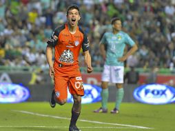 Lozano celebra uno de sus tres goles ante León. MEXSPORT / I. Ortiz