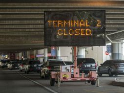 El tiroteo hizo que miles de viajeros huyeran para salvar sus vidas y obligó a cerrar el aeropuerto por 16 horas. EFE / G. Viera