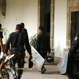Detienen a policías por participar en saqueos de Veracruz