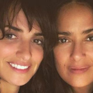 Salma Hayek presume su amistad con Penélope Cruz