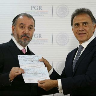 La PGR entrega a Yunes 171 MDP desviados por Duarte
