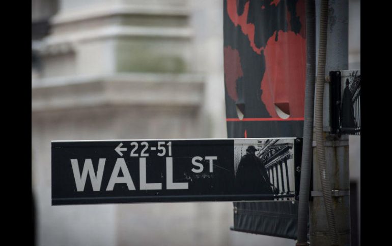 Los sectores en Wall Street terminaron divididos entre los avances de las materias primas. AFP / ARCHIVO