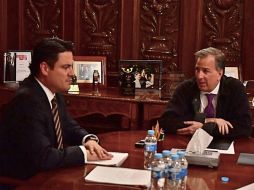 El titular de Hacienda señala que con el gobernador Aristóteles Sandoval revisaron medidas para el crecimiento del estado. TWITTER / @JoseAMeadeK