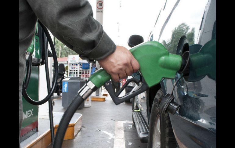 El margen comercial que recibieron las gasolineras este año fue de 91 centavos por cada litro vendido. NTX / ARCHIVO