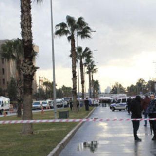 Grupo armado kurdo reivindica atentado en Esmirna, Turquía