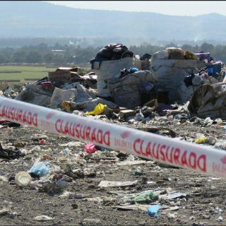 De manera parcial, clausuran vertedero en Ocotlán