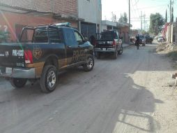 Numerosas unidades llegaron al punto para apoyar a los policías municipales. ESPECIAL /