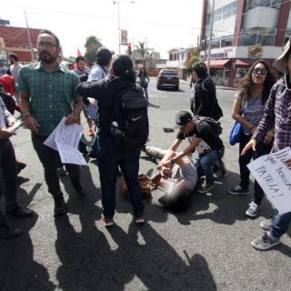 Atropellan a joven durante protesta contra gasolinazo en Puebla