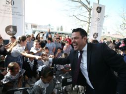 Aristóteles anunció que se realizará la compra de mobiliario escolar, para sustituir el existente. EL INFORMADOR / R. Tamayo