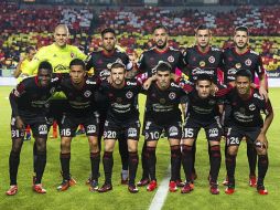 El ''xolaje'' se vestirá de manteles largos para recibir a al equipo poblano con motivo del décimo aniversario de su creación. TWITTER / @Xolos