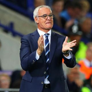 Claudio Ranieri atribuye premio 'The Best' al Leicester