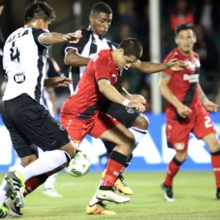 Técnico de Leverkusen confía en que 'Chicharito' tendrá un mejor 2017