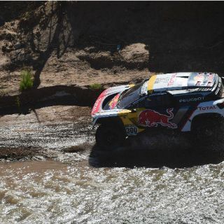 Premian 'espíritu Dakar' de Peterhansel con etapa y liderato