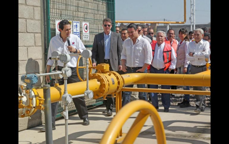 Aristóteles realizó un recorrido por la empresa proveedora de gas natural CH-4, ubicada en El Salto. EL INFORMADOR / M. Vargas