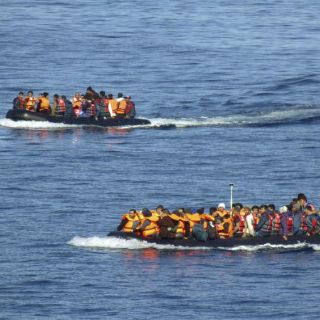 Arremete HRW contra Australia por su política de inmigración