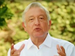 ''También está quedando de manifiesto que los de la mafia del poder no quieren dejar de robar, no tienen llenadera'', dice. YOUTUBE / Andres Manuel Lopez Obrador