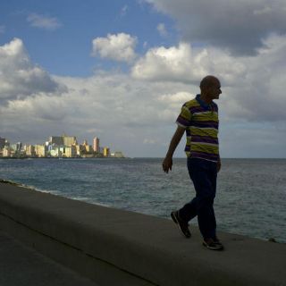La Habana celebra el fin de la política 'pies secos'