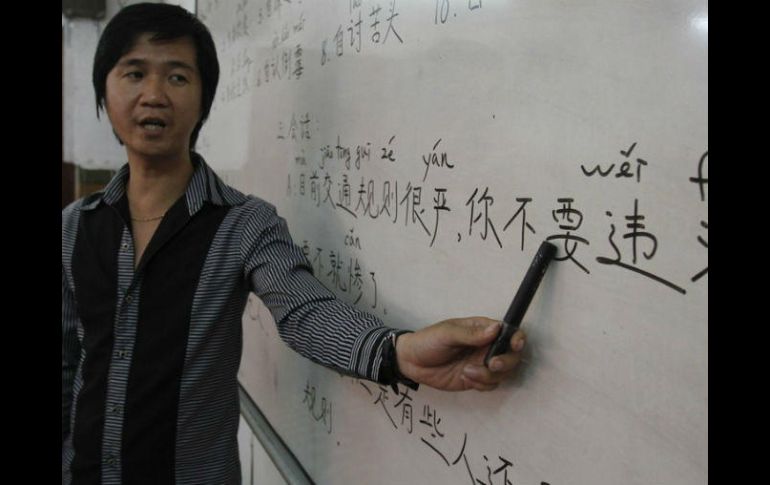 El ''pinyin'' es la base con la que los caracteres del mandarín pudieron ser introducidos en ordenadores y móviles. AP / ARCHIVO