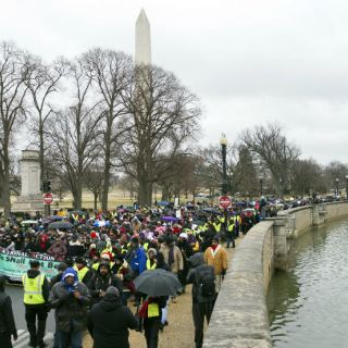 Marchan en Washington contra política migratoria de Trump