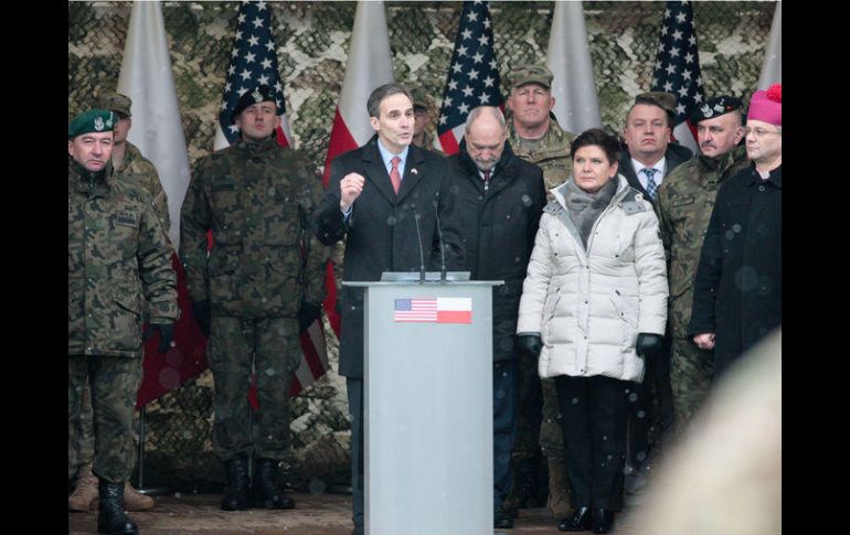Polonia celebró el sábado una ceremonia de bienvenida para recibir a la brigada conformada por tres mil soldados de Estados Unidos. EFE / L. Muszynski