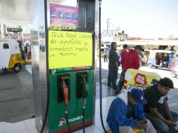 Enfatizan que la caída de las finanzas públicas no puede resolverse incrementando los precios de los servicios. EFE / ARCHIVO