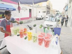 Varios ambulantes pidieron a las autoridades modificar sus carros para que cumplieran con sus necesidades de venta. EL INFORMADOR / R. Tamayo