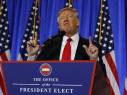 En su primera conferencia de prensa, Trump dijo que llevaría miles de empleos a EU. AP / ARCHIVO