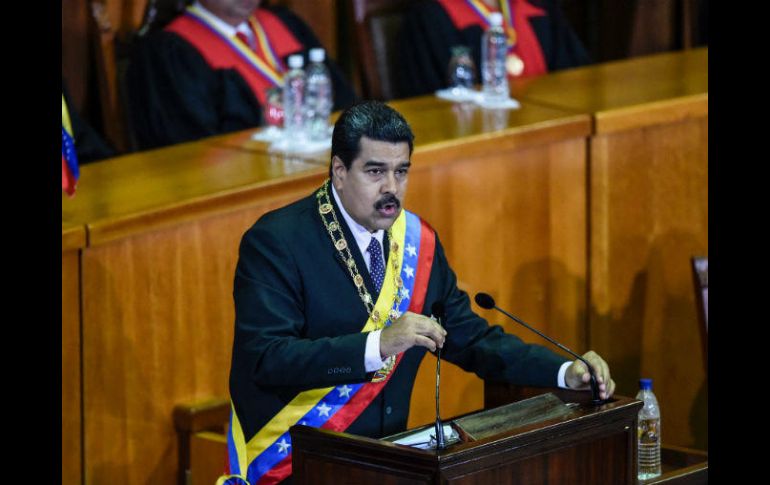 Nicolás Maduro entrega su cuenta al TSJ y no al Parlamento, como establece la Constitución. AFP / J. Barreto