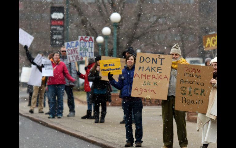 La movilización se extendió a nivel nacional, en Denver, los beneficiarios salieron a la calle a protestar. AP / D. Dovarganes