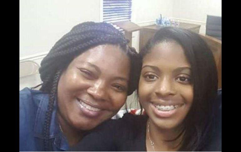 Kamiyah Mobley conoció a sus padres el sábado en el departamento de policía en Walterboro. FACEBOOK /
