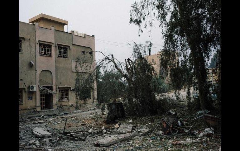 Cohetes lanzados por el EI impactaron la pasada madrugada sin ocasionar víctimas en los barrios de Al Qusur y Al Yura. AFP / D. Dilkoff