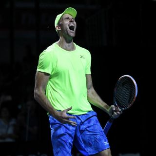 Karlovic gana a Zeballos en partido récord en Australia