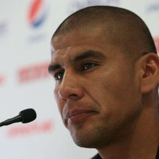 Carlos Salcido está a favor de no concentrarse