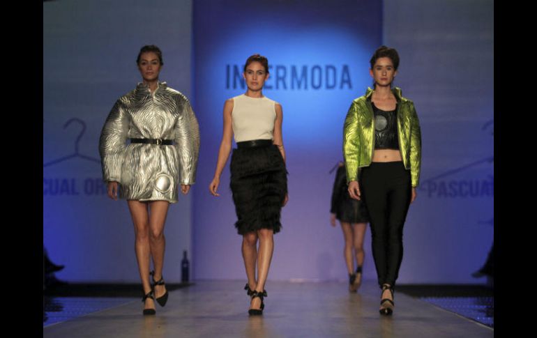 Pascual Orozco destaca por explorar técnicas textiles que dotan de una estética vanguardista y futurista a sus colecciones. EL INFORMADOR / F. Atilano