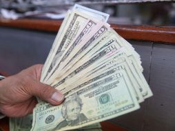 Al cierre de operaciones en sucursales bancarias de la capital del país, el dólar libre se vendió hasta en 22.33 pesos. EL INFORMADOR / ARCHIVO