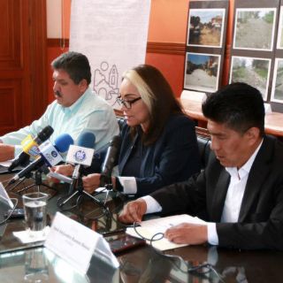 Alcaldesa de Tlaquepaque da reversa al aumento de su sueldo