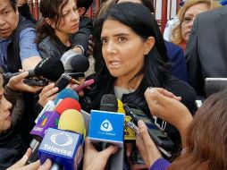 La presidenta nacional del PRD, Alejandra Barrales Magdaleno interpuso un amparo personal contra el gasolinazo. TWITTER / @Ale_BarralesM